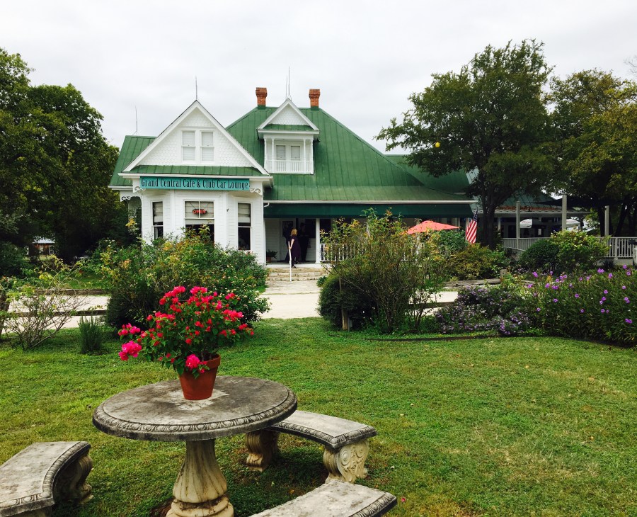 Sunday Brunch at the Texas Chainsaw Massacre House .. A Perfectly Spooky October&nbsp;Activity
